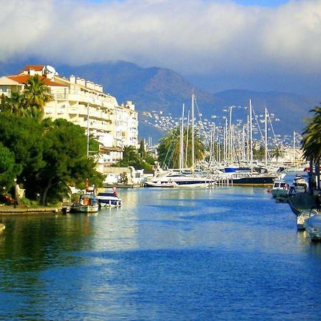 S46-Casa De Vacaciones Climatizada Con Piscina, En El Centro Junto Al Mar, Barbacoa Y Wiifi إمبوريابرافا المظهر الخارجي الصورة