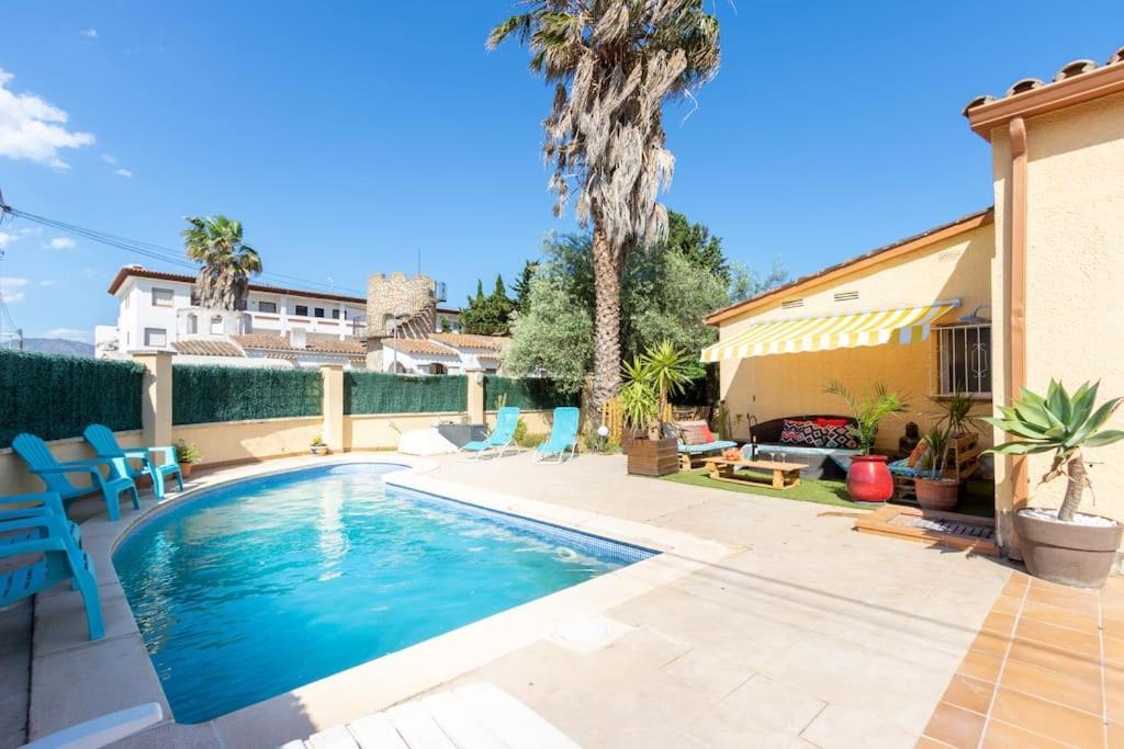 S46-Casa De Vacaciones Climatizada Con Piscina, En El Centro Junto Al Mar, Barbacoa Y Wiifi إمبوريابرافا المظهر الخارجي الصورة