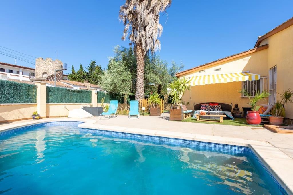 S46-Casa De Vacaciones Climatizada Con Piscina, En El Centro Junto Al Mar, Barbacoa Y Wiifi إمبوريابرافا المظهر الخارجي الصورة
