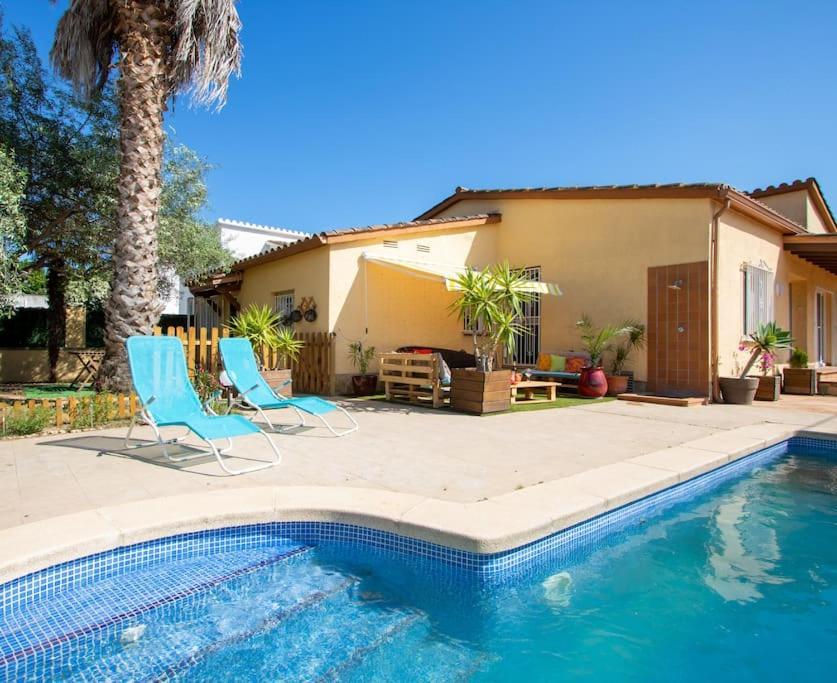 S46-Casa De Vacaciones Climatizada Con Piscina, En El Centro Junto Al Mar, Barbacoa Y Wiifi إمبوريابرافا المظهر الخارجي الصورة