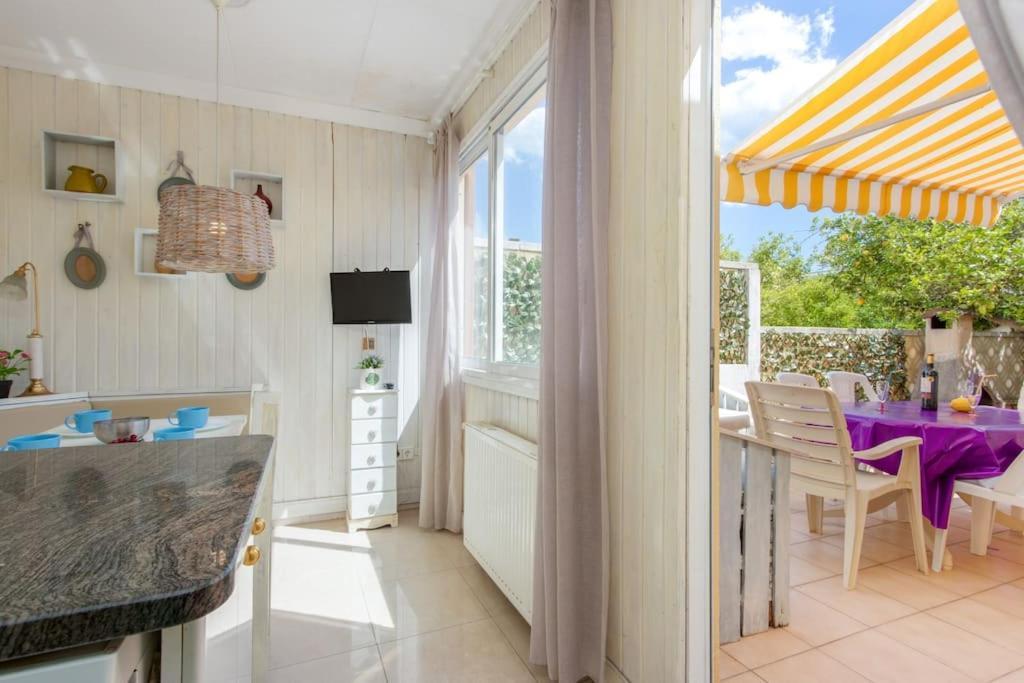S46-Casa De Vacaciones Climatizada Con Piscina, En El Centro Junto Al Mar, Barbacoa Y Wiifi إمبوريابرافا المظهر الخارجي الصورة