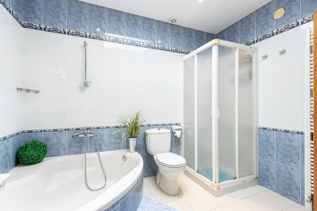 S46-Casa De Vacaciones Climatizada Con Piscina, En El Centro Junto Al Mar, Barbacoa Y Wiifi إمبوريابرافا المظهر الخارجي الصورة